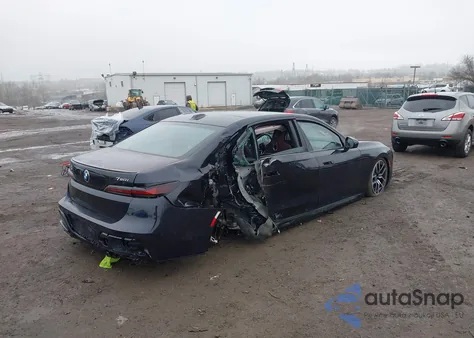 2024 BMW 760I xDrive z USA, uszkodzony, nr VIN WBA33EJ06RCP35543